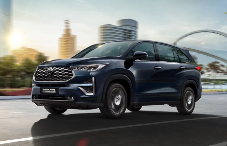 Toyota Innova Hycross